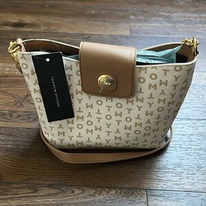 Tommy Hilfiger Crossbody Bag